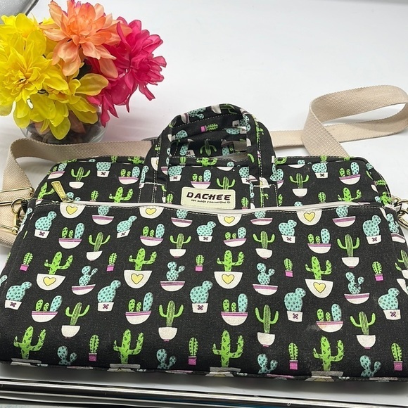 Dachee Cactus Pattern Laptop Bag Black Green MCB4531L - Picture 2 of 8
